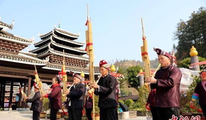 青山绿水和金山银山有什么关系_青山绿水金山银山图片_